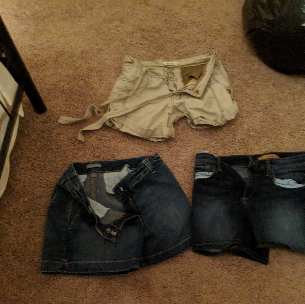 Clothes - Picture 4 of 8